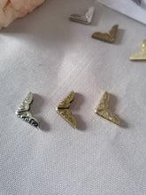 Charger l'image dans la galerie, Coins métal pour album - Lot de 8 embellissements décoratifs