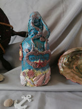 Charger l'image dans la galerie, "Octopus" Bouteille mixed media artisanal ( pièce unique )