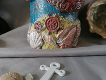 Charger l'image dans la galerie, "Octopus" Bouteille mixed media artisanal ( pièce unique )