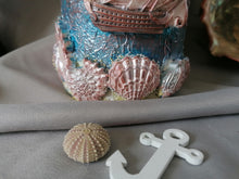 Charger l'image dans la galerie, "Octopus" Bouteille mixed media artisanal ( pièce unique )