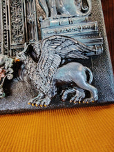 Charger l'image dans la galerie, "Ville gardée" – Tableau fantastique mixed media