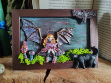 Charger l'image dans la galerie, 🎨 La Lectrice des Sous-Bois – Pièce Unique Mixed Media