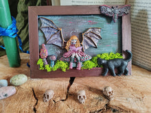 Charger l'image dans la galerie, 🎨 La Lectrice des Sous-Bois – Pièce Unique Mixed Media