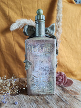Charger l'image dans la galerie, 👁️ La Sentinelle des Mondes – Bouteille Altérée (Collection Disturbing)