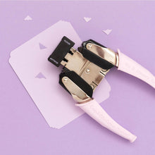 Charger l&#39;image dans la galerie, We R Makers • Crop-a-dile corner chomper scallop &amp; cloud (661303)
