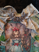 Charger l'image dans la galerie, Cadre Mixed Media "Sombre Silence" - Collection Contes Sombres
