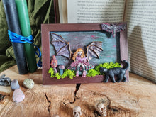 Charger l'image dans la galerie, 🎨 La Lectrice des Sous-Bois – Pièce Unique Mixed Media
